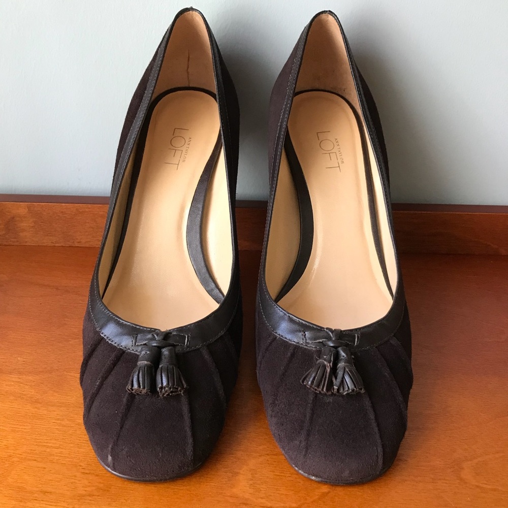 LOFT brown suede heels